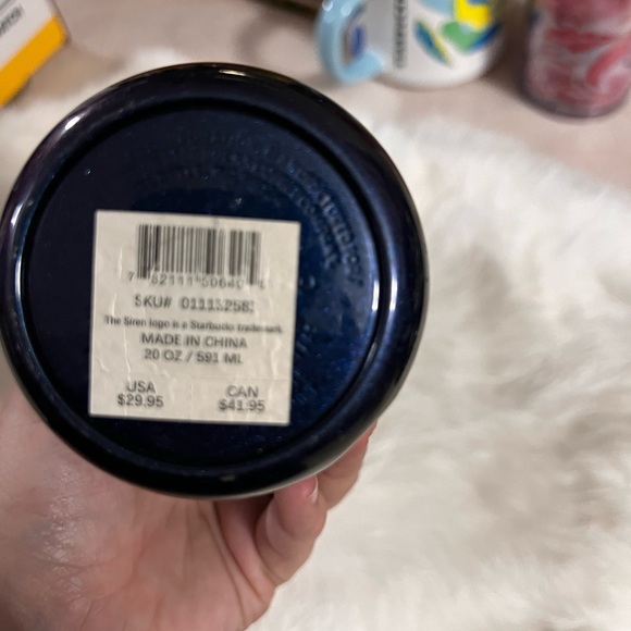 Starbucks cup - Picture 2 of 2